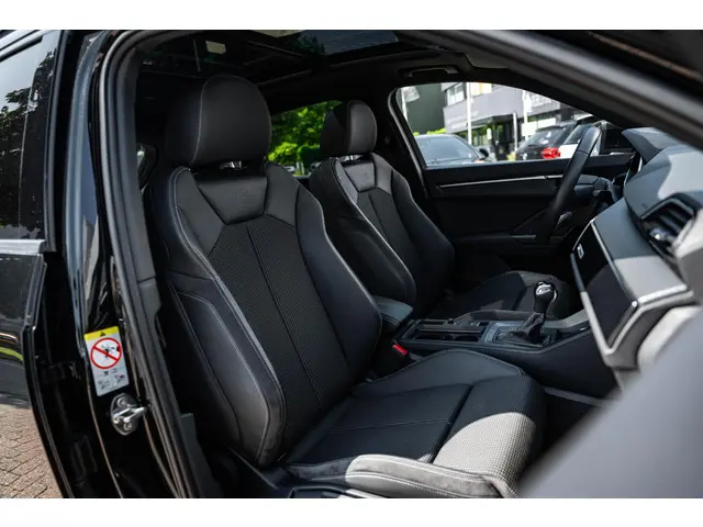 Audi Q3 45 TFSI e S edition 2022 Hybride Benzine 27