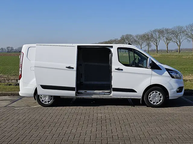 Ford Transit Custom 2.0 2023 Diesel 12