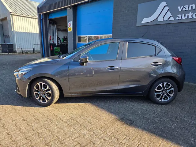 Mazda 2 1.5 Skyactiv-G GT-M Line 2016 Benzine 2