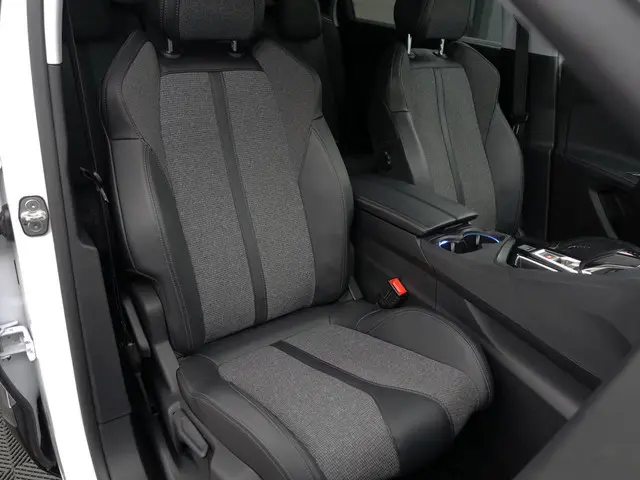 Peugeot 5008 1.2 PureTech GT Line Aut- 2020 Benzine 29