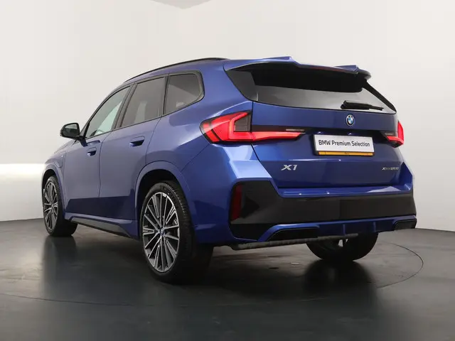 BMW X1 xDrive25e 2025 Hybride Benzine 9