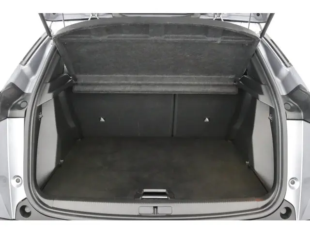 Peugeot 2008 1.2 Hybrid 136 GT 2024 Hybride Benzine 41