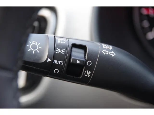 Kia Stonic 1.0 T-GDi DynamicPlusline 2023 Benzine 16
