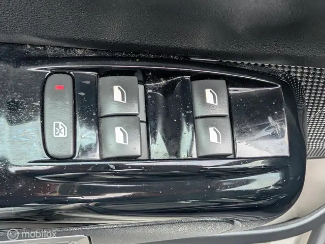 Citroën C3 1.2 PureTech ELLE 2017 Benzine 17