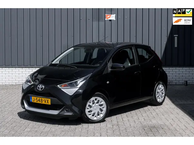 Toyota Aygo 1.0 VVT-i x-play*Automaat*Camera* 2020 Benzine