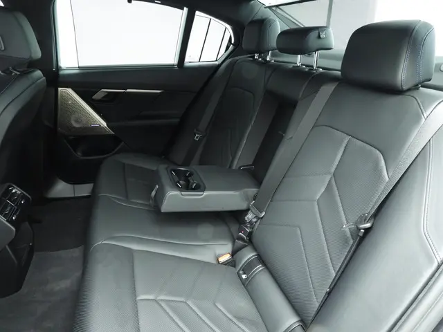 BMW 5 Serie Sedan 530e 2025 Hybride Benzine 8