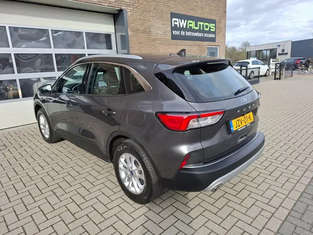 Ford Kuga 2.5 PHEV Titanium 2022 Hybride Benzine 28