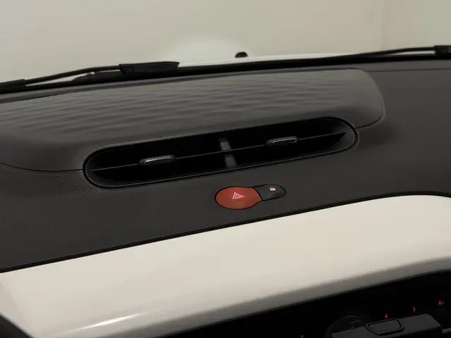 Renault Twingo 1.0 SCe 70 Limited 2018 Benzine 31