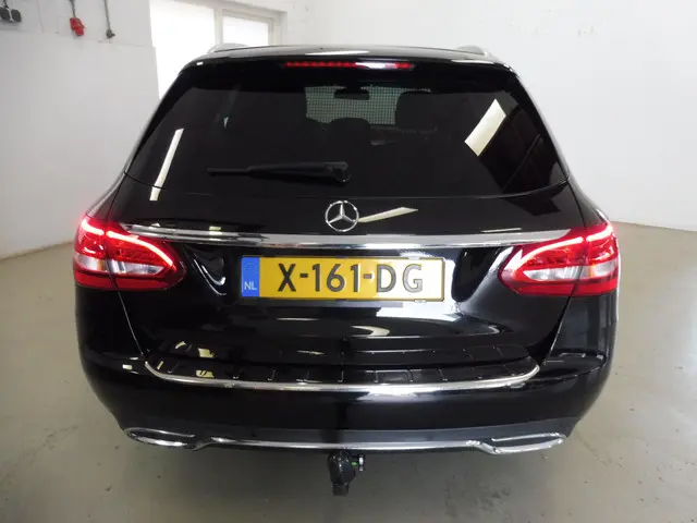 Mercedes-Benz C-Klasse Estate 180 Prestige 2015 Benzine 18