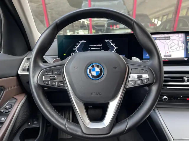 BMW 3 Serie Touring 320e 2023 Hybride Benzine 19