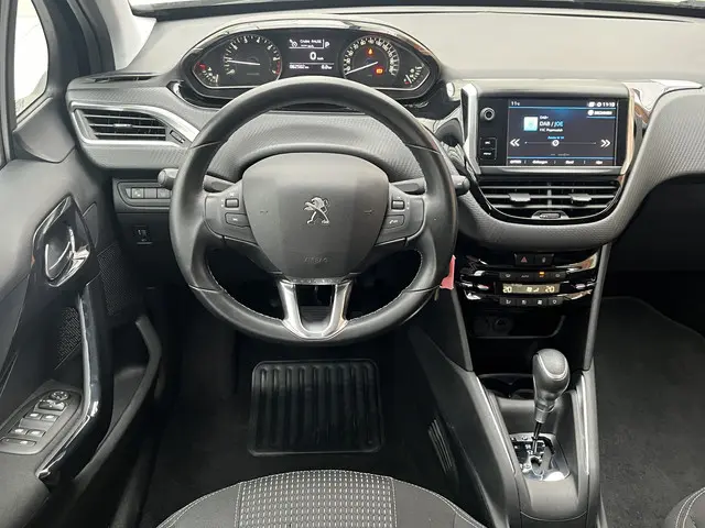 Peugeot 208 PureTech 110 Allure Automaat 2018 Benzine 10
