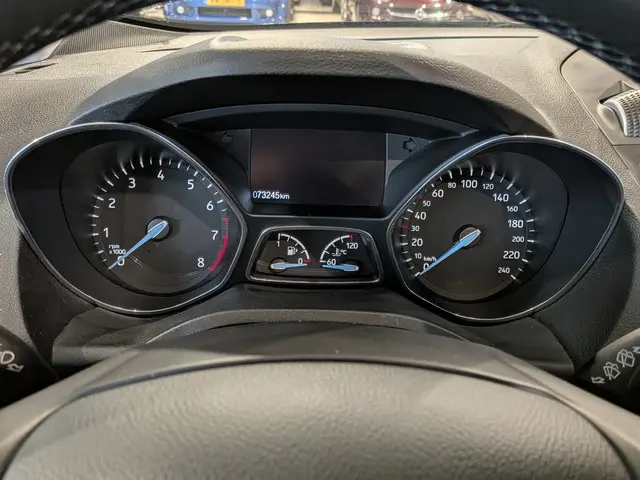 Ford C-MAX 1.5 Titanium 2015 Benzine 14