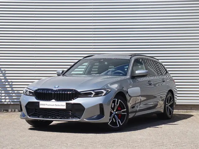 BMW 3 Serie Touring 320e 2024 Hybride Benzine 36