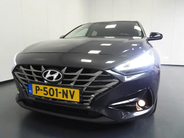 Hyundai i30 Wagon 1.5 T-GDi MHEV Premium 2022 Benzine 37