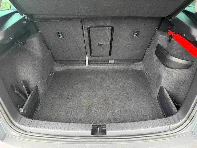 Škoda Karoq 1.0 TSI Business Edition 2022 Benzine 33