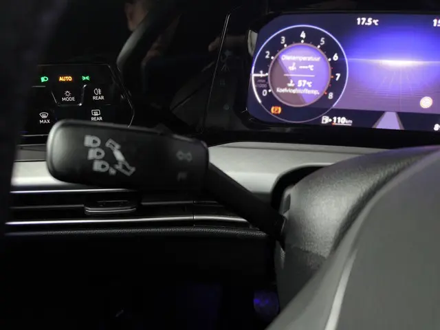 Volkswagen Golf 1.0 TSI Life 2022 Benzine 23