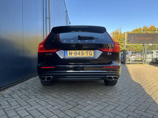 Volvo V60 2.0 B3 Momentum Advantage 2021 Hybride Benzine 6