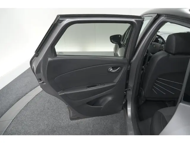 Renault Captur TCe 90 Intens 2019 Benzine 64