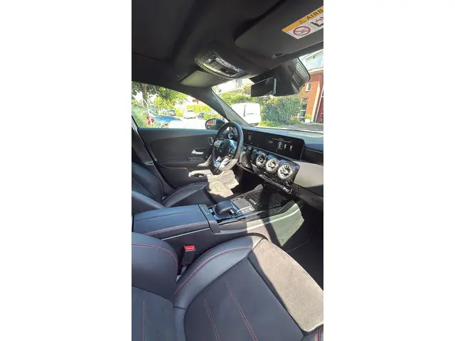 Mercedes-Benz A-Klasse AMG 35 4MATIC 2020 Benzine 11