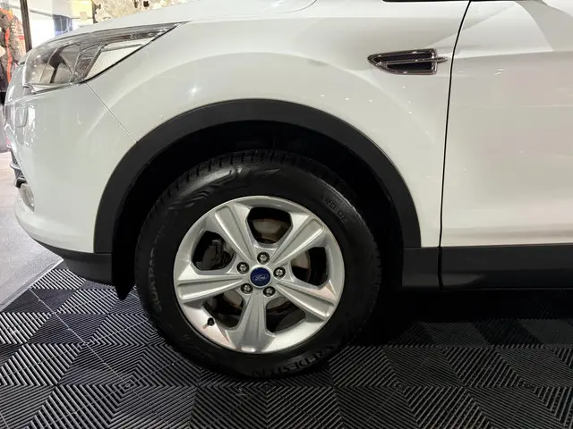 Ford Kuga | 1.5 Titanium | 2016 Benzine 35