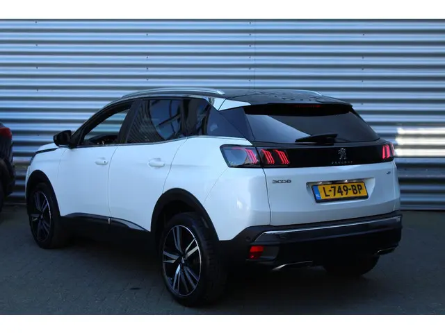 Peugeot 3008 1.2 PureTech Blue Lease GT 2021 Benzine 7