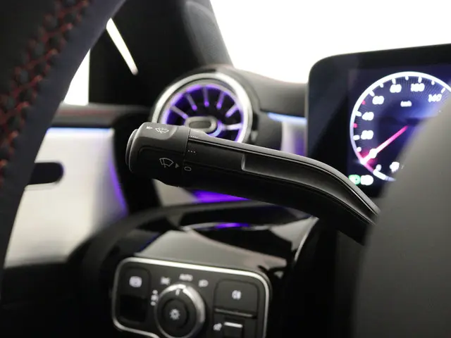 Mercedes-Benz CLA 180 AMG Line 2024 Hybride Benzine 19