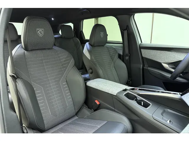 Peugeot 5008 1.2 Hybrid 145 GT 2025 Hybride Benzine 14