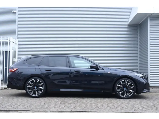 BMW 5 Serie Touring 530e 2025 Hybride Benzine 5