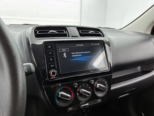 Mitsubishi Space Star 1.2 Connect+ 2023 Benzine 18