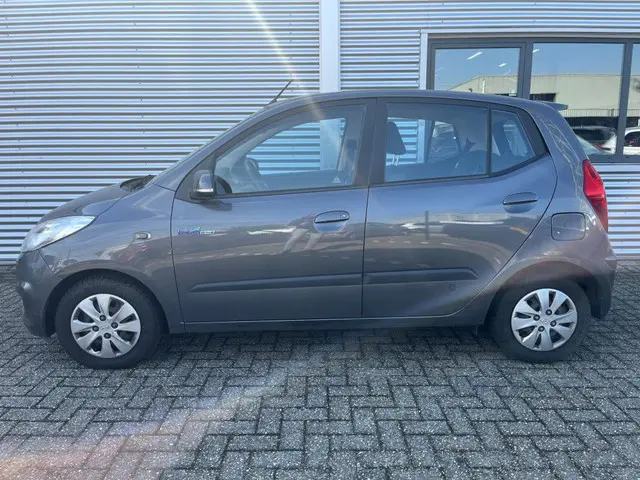 Hyundai i10 1.0 Black pack - AIRCO 2013 Benzine 2
