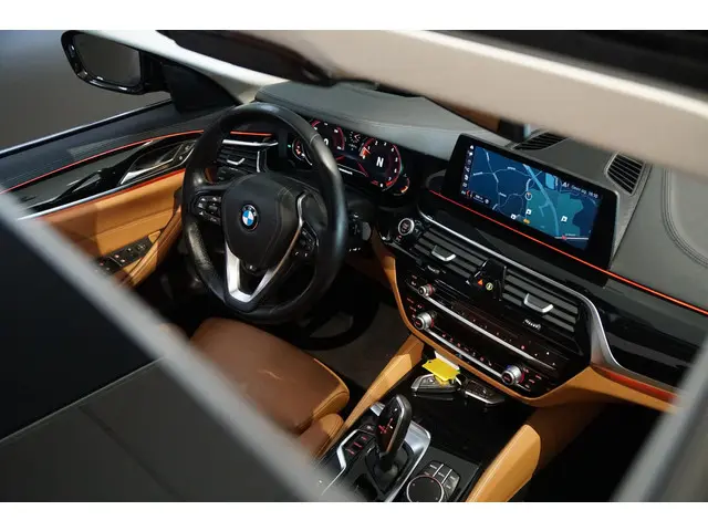 BMW 5 Serie Touring 530i xDrive Executive 2017 Benzine 4