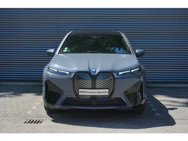 BMW iX xDrive50 2024 Elektrisch 3