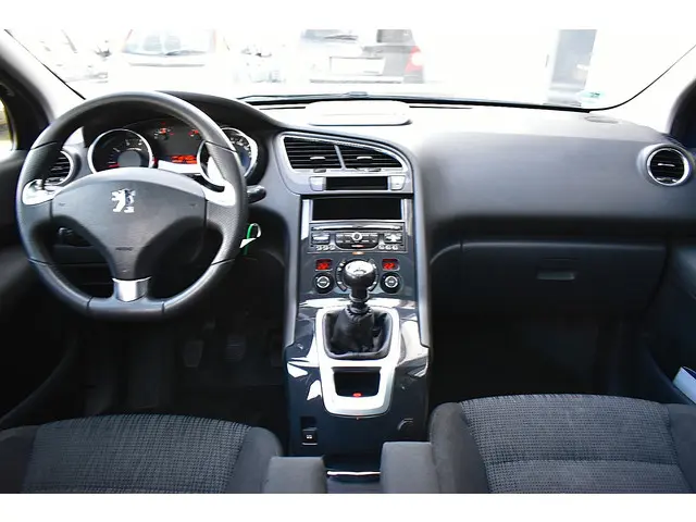 Peugeot 5008 1.6 THP Style 5p. Handel/export 2013 Benzine 12