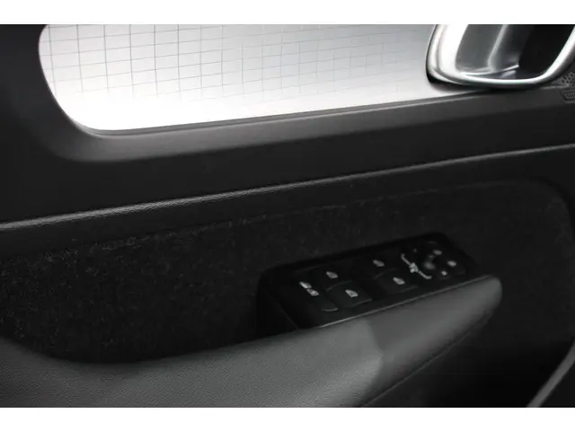 Volvo XC40 1.5 T3 163 pk Automaat Momentum 2021 Benzine 11