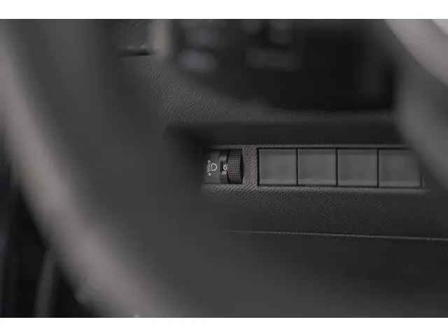 Peugeot e-2008 EV Active 50 kWh 2024 Elektrisch 35