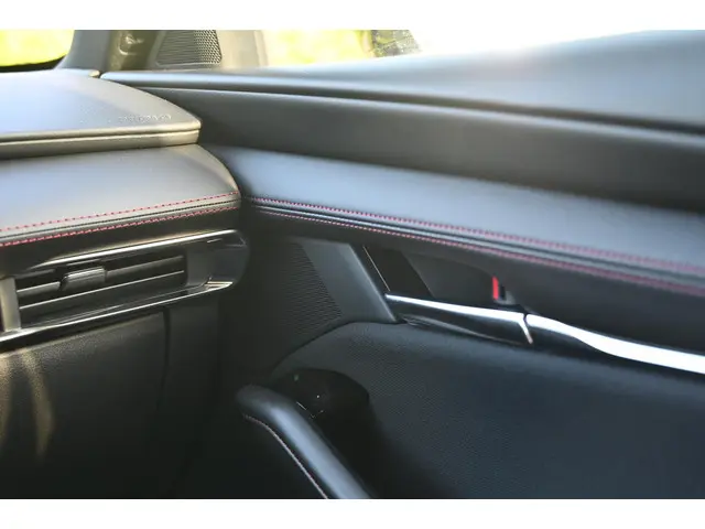 Mazda 3 e-SkyActiv-G 140 automaat Homura 2025 Benzine 35