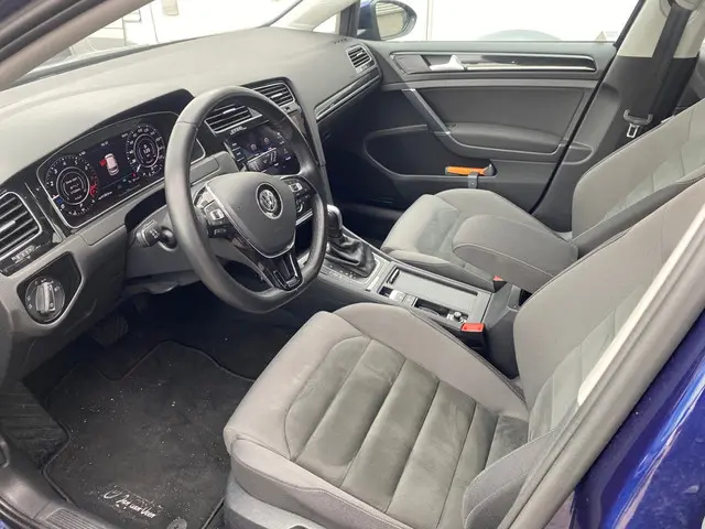 Volkswagen Golf 1.5 TSI Highline 2020 Benzine 12