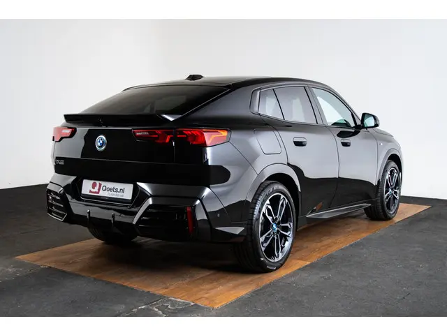 BMW iX2 xDrive30 67 kWh 2024 Elektrisch 2