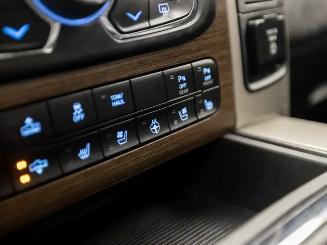 Dodge Ram 1500 5.7 V8 Quad Cab 6'4 2014 LPG/Gas 32