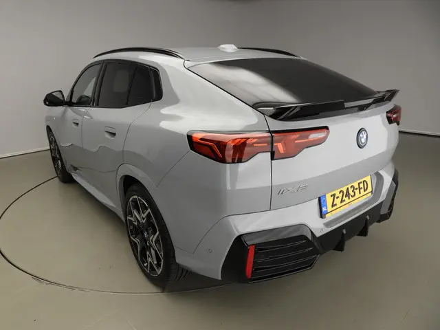 BMW iX2 xDrive30 2024 Elektrisch 34