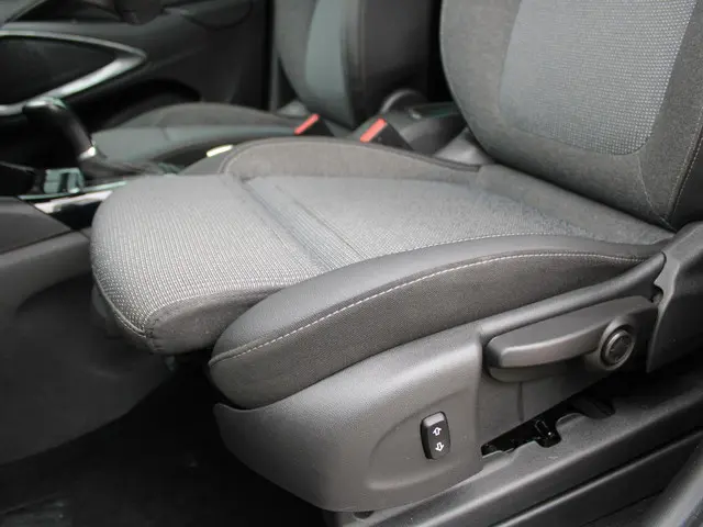 Opel Crossland 1.2 Turbo Elegance 2024 Benzine 12