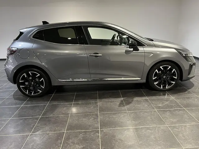 Renault Clio 1.0 TCe 90 GPF techno 2024 Benzine 15