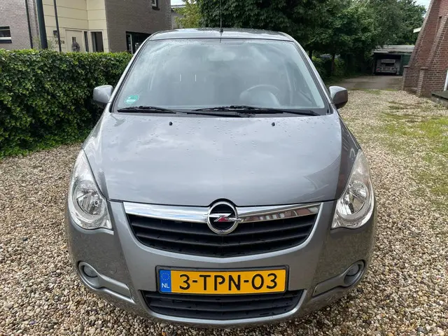 Opel Agila 1.0 Berlin 2014 Benzine 2
