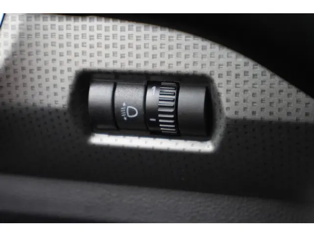 Volkswagen up! 1.0 BMT high up! 2019 Benzine 31