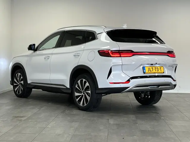 BYD SEAL U 1.5 DM-i FWD Boost 2025 Hybride Benzine 6