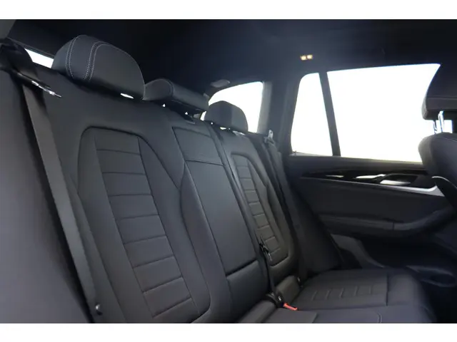 BMW iX3 Executive 80 kWh 2021 Elektrisch 11