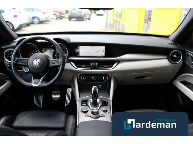 Alfa Romeo Stelvio 2.0 T AWD Veloce Carplay 2021 Benzine 2