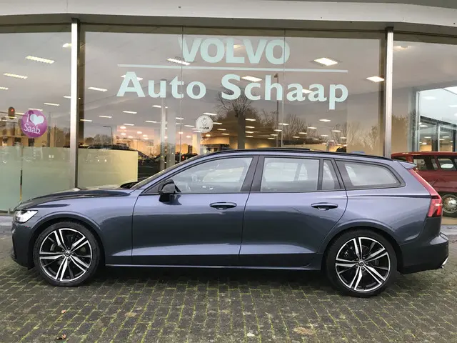 Volvo V60 2.0 B3 R-Design Automaat 2021 Benzine 2