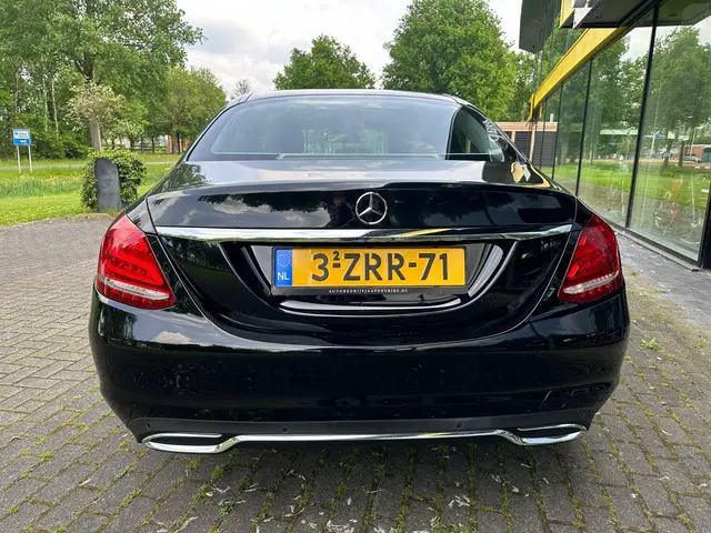 Mercedes-Benz C-Klasse 180 Lease Edition 2015 Benzine 8