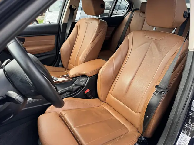BMW 3 Serie 320i Upgrade Edition 2013 Benzine 15